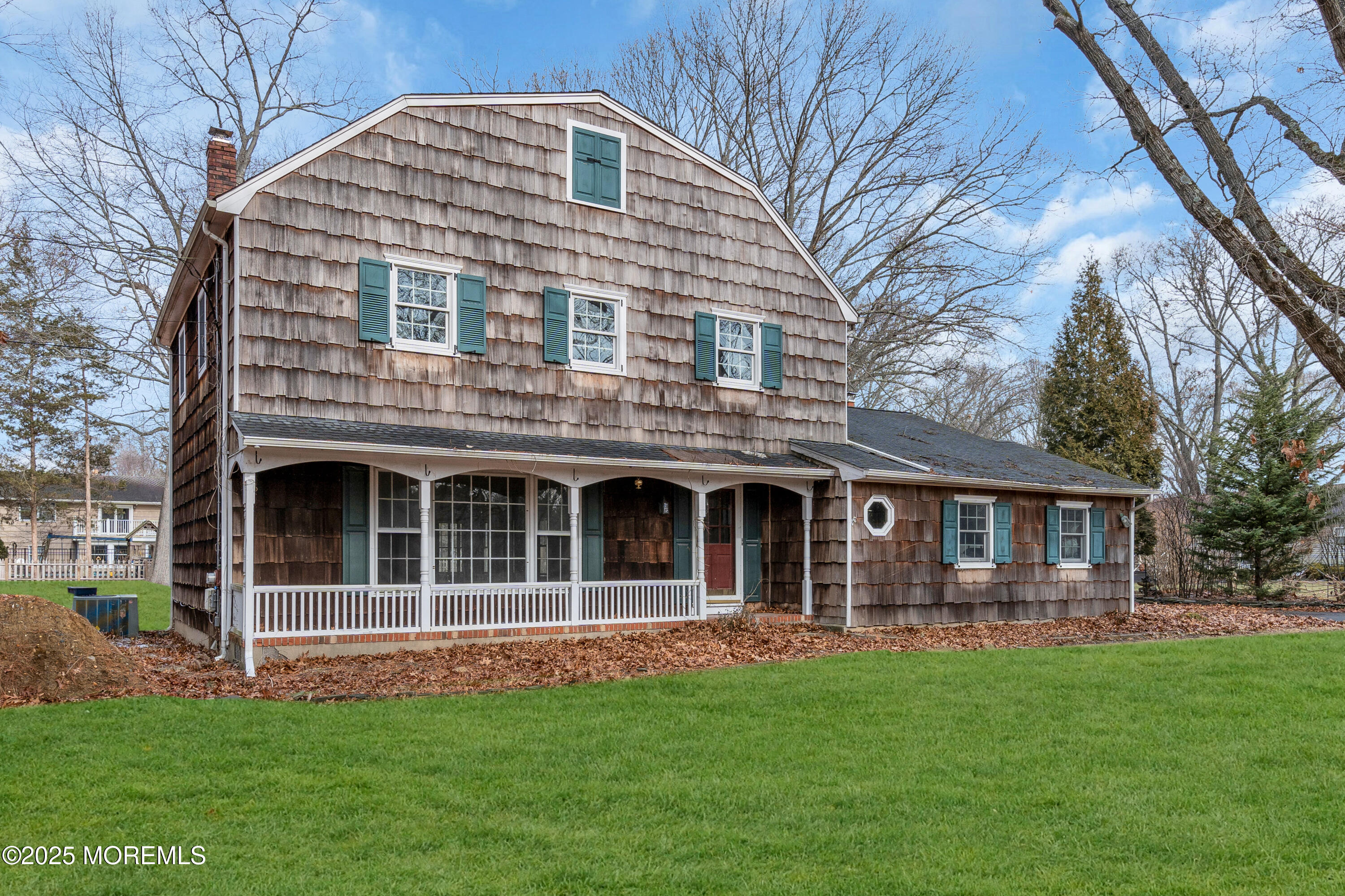 387 Riverdale Avenue W