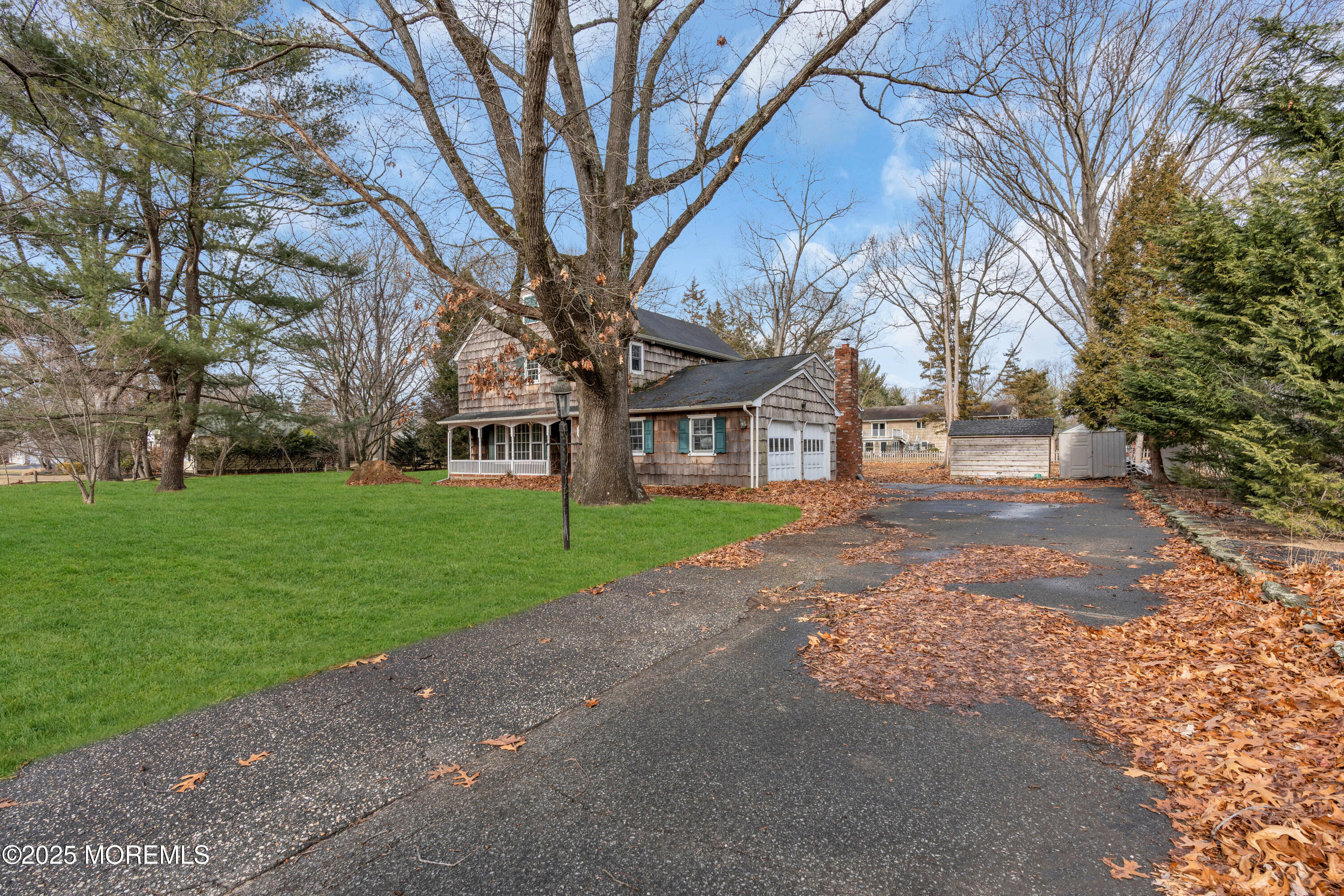 387 Riverdale Avenue W