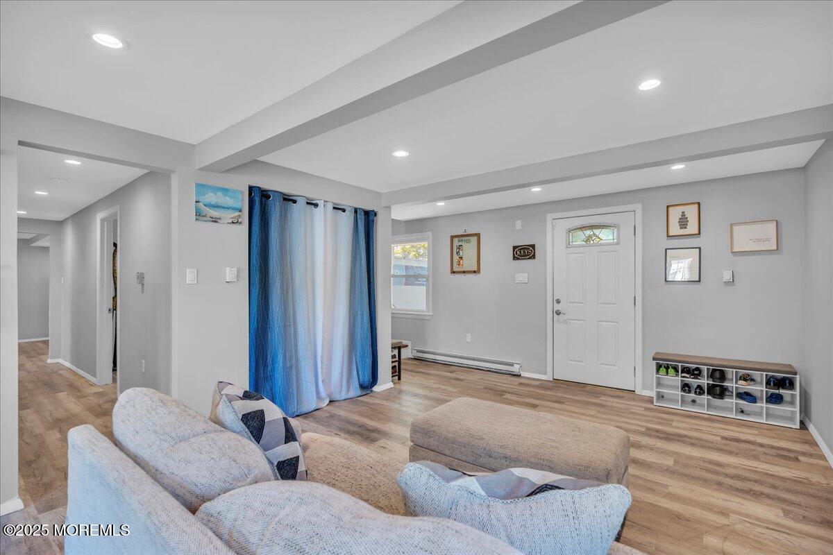 6 Reno Court