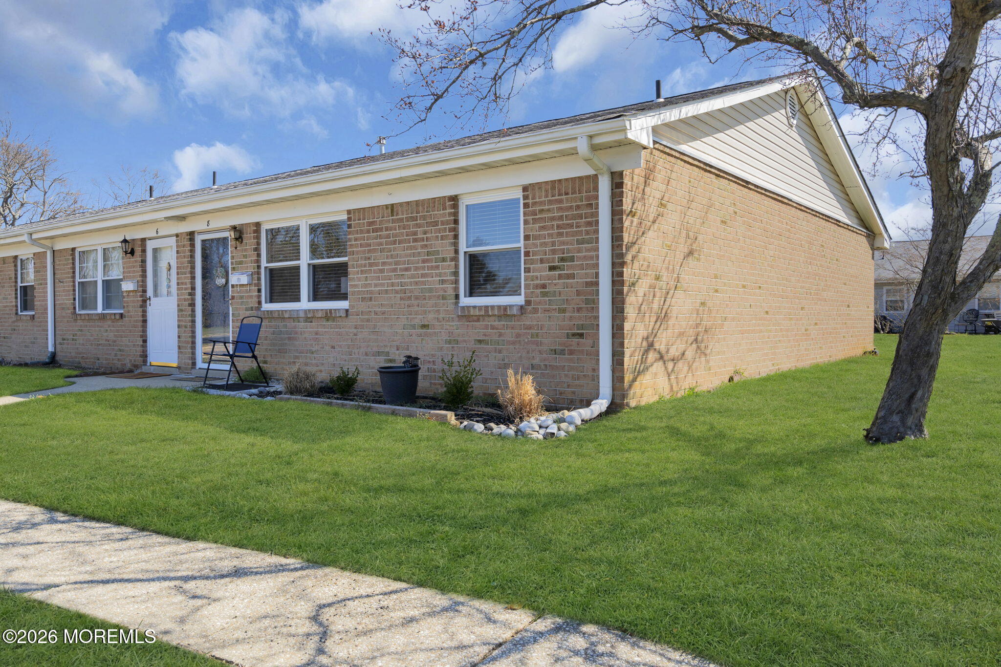 8 River Lane 141
