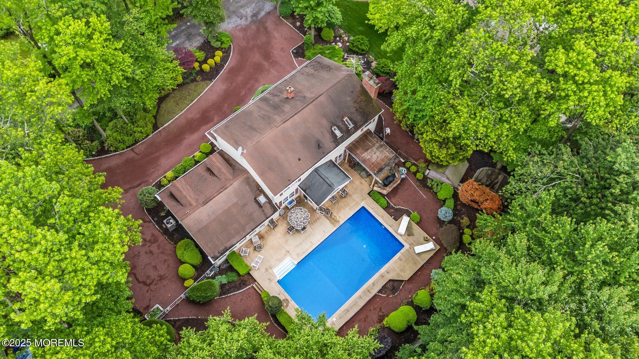 221 Lloyd Road