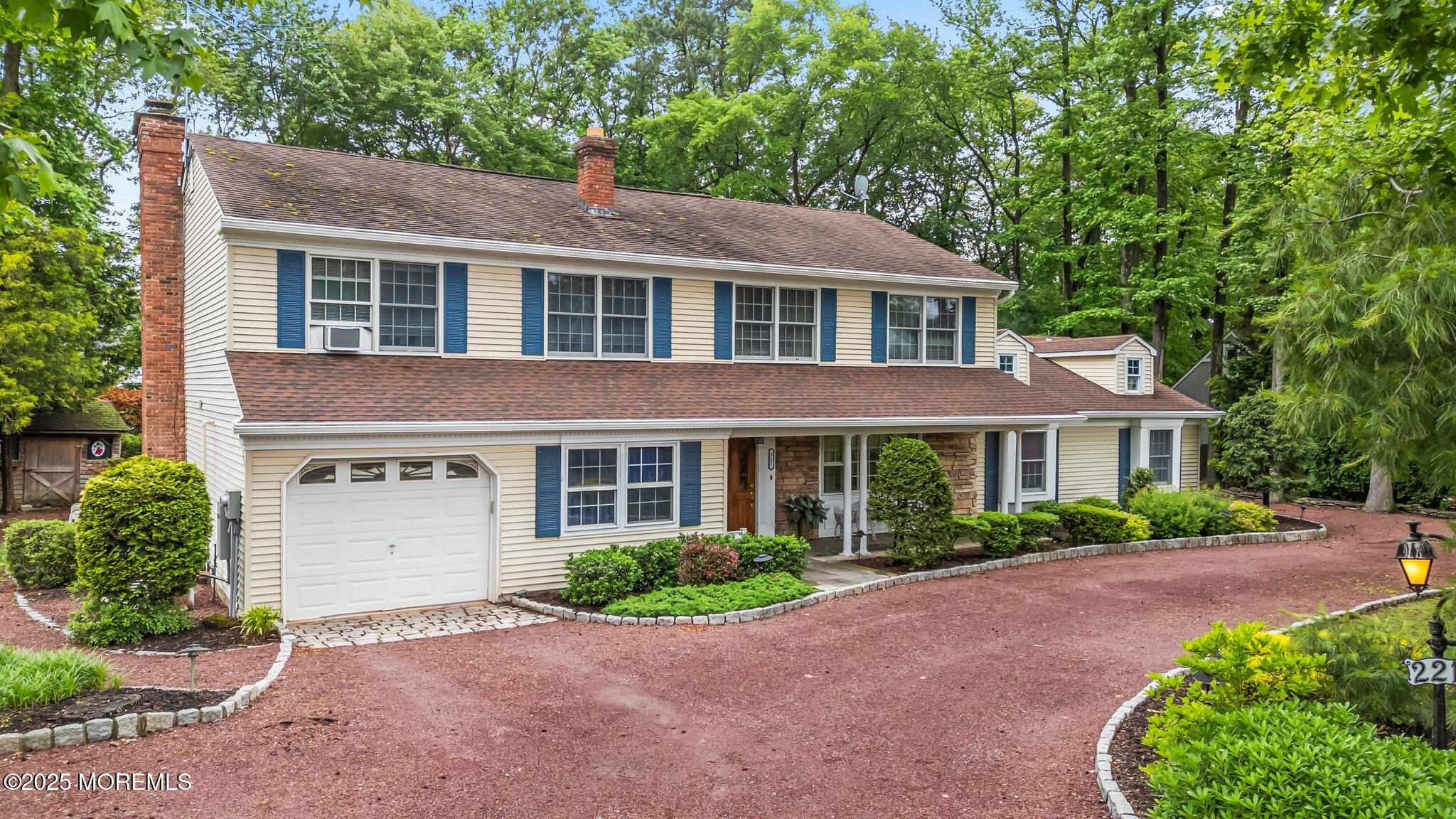 221 Lloyd Road