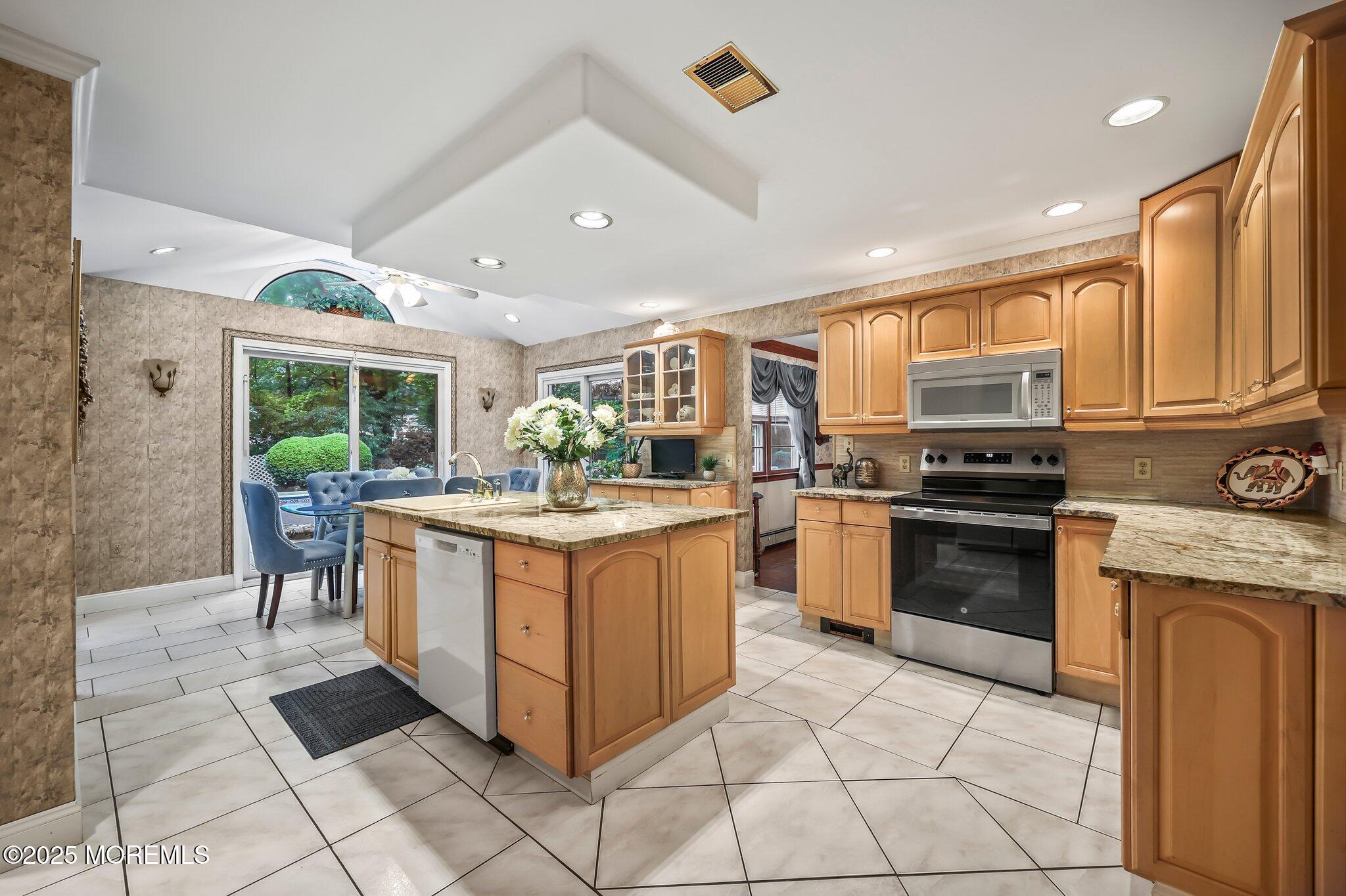 221 Lloyd Road, Aberdeen, New Jersey image 15