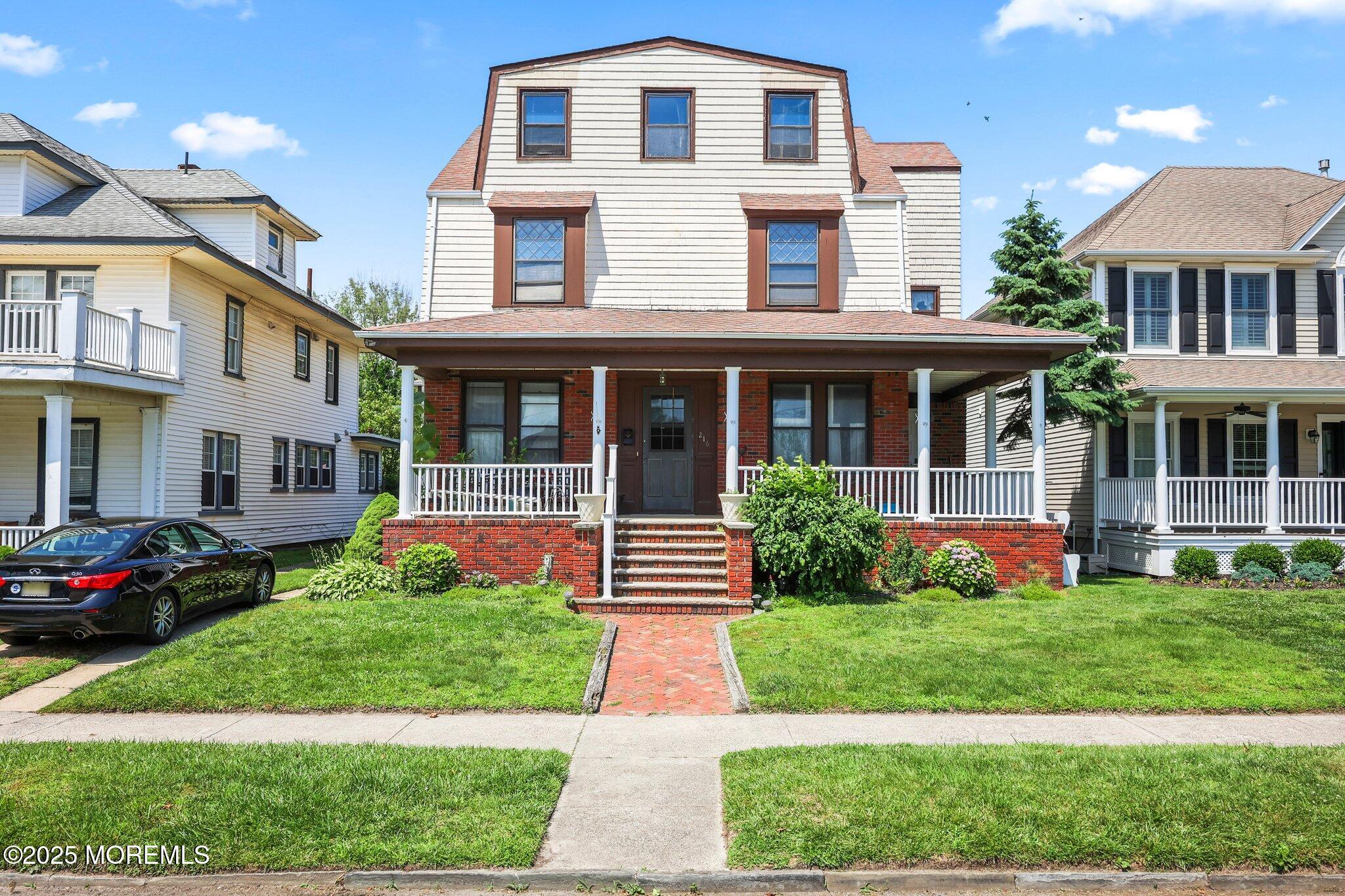 216 4th Avenue