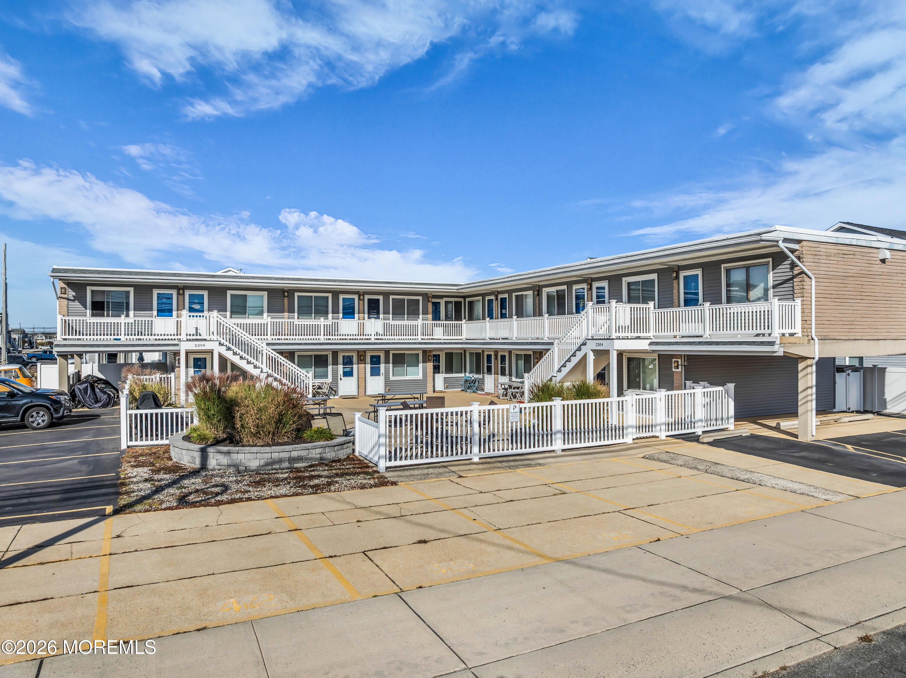 2304 Grand Central Avenue 55