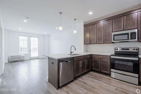 Apartment For Rent - 126 Main Street #316<br/> Monmouth County, Matawan, NJ 07747