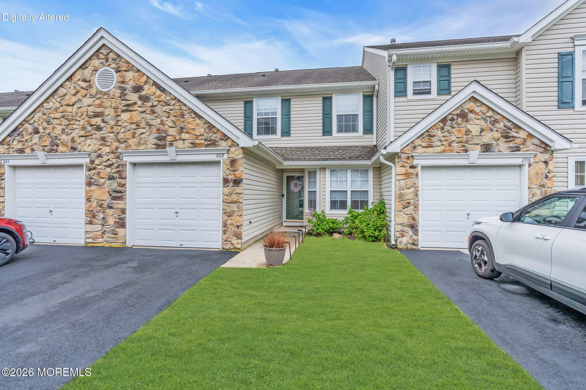 205 Iris Way
