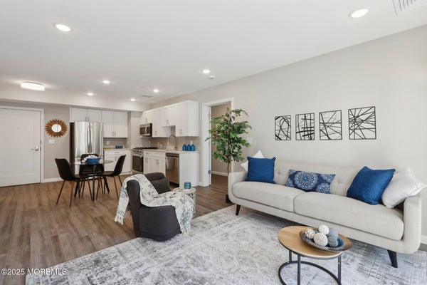 272 WILLOW AVE # 402, LONG BRANCH, NJ 07740 - Image 757d1e4c93e4300274ca1ff1affc6cbb/1711062046