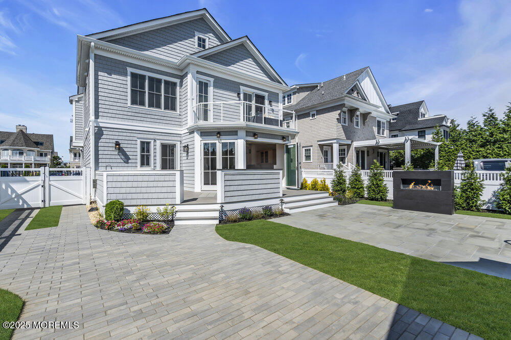 11 Union Avenue