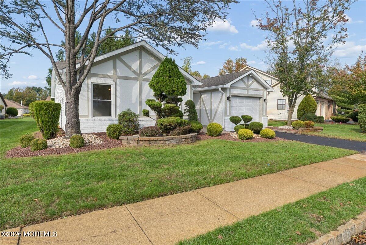 25 Hansom Lane