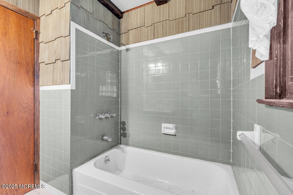 220 Edgemere Drive, Toms River, New Jersey image 37