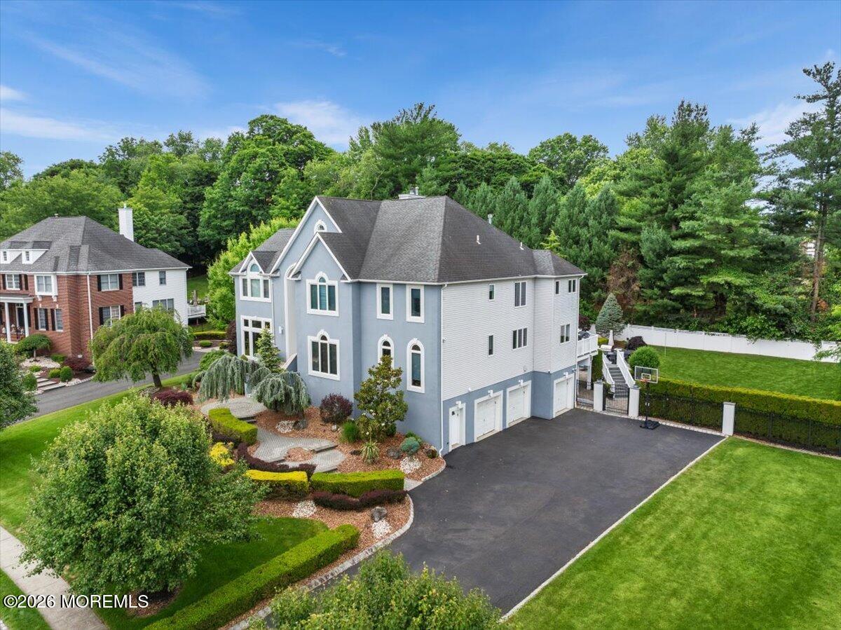 9 Landmark Lane