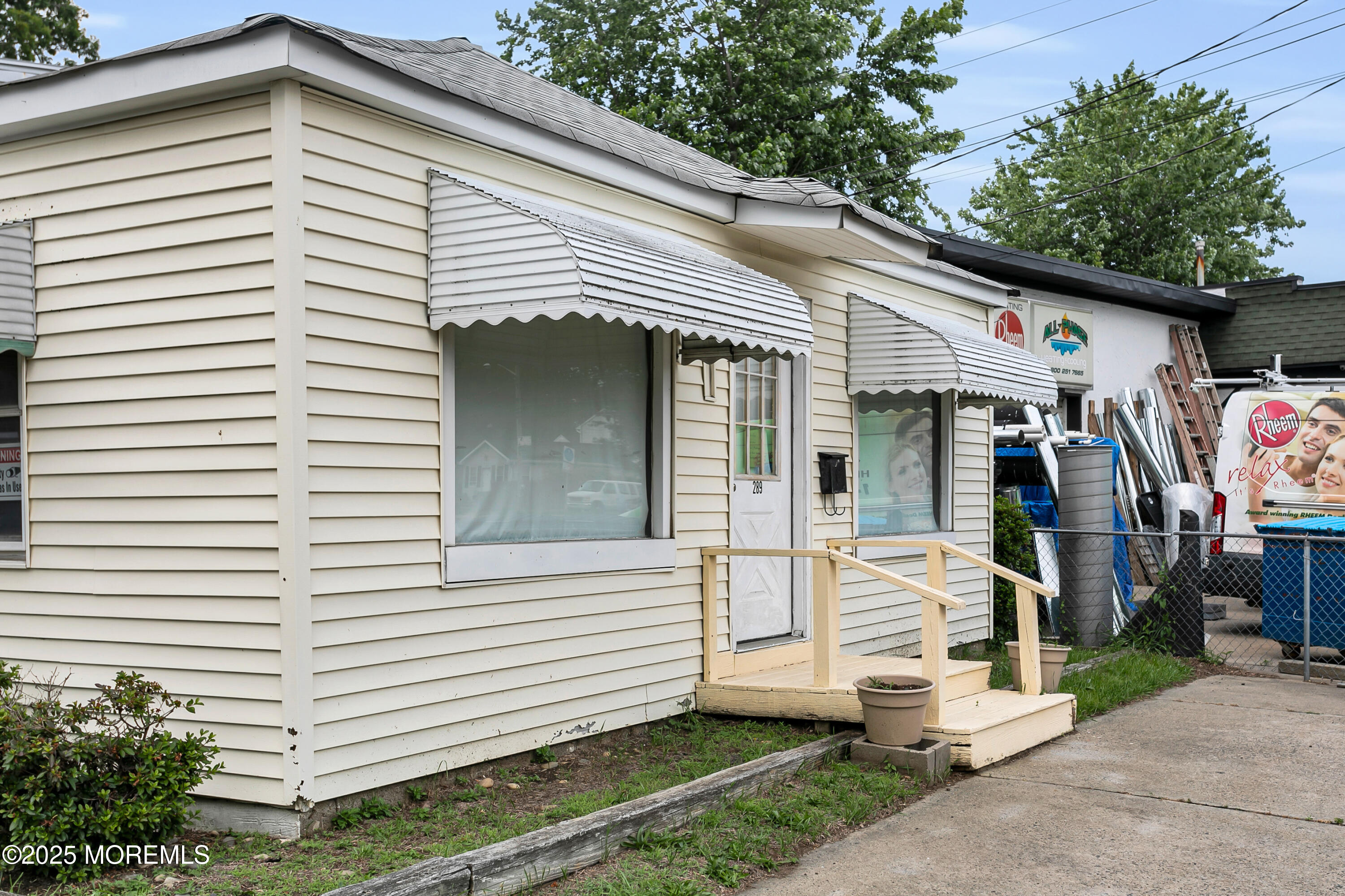 289 Port Monmouth Road