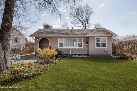 809 Shadylawn Way Cliffwood Beach NJ 07735