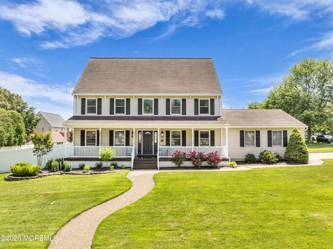 Homes For Sale - 117 Lilac Drive<br/> Toms River, NJ 08753