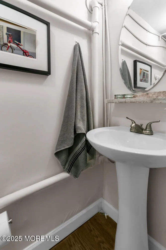 Red Bank, New Jersey 07701, United States, 3 Bedrooms Bedrooms, ,3 BathroomsBathrooms,Residential,Active,4947