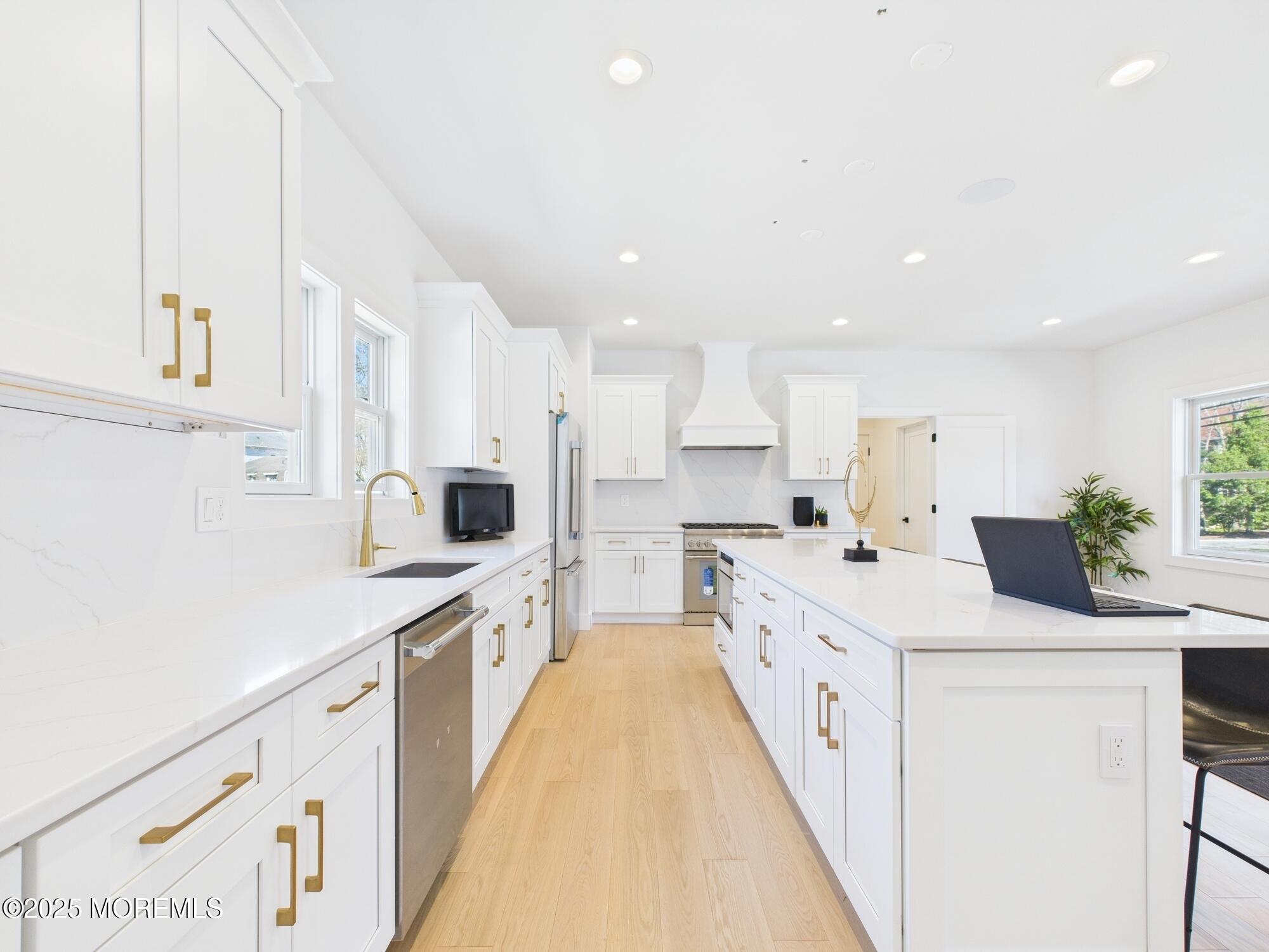 95 Tingley Lane, Edison, New Jersey image 24