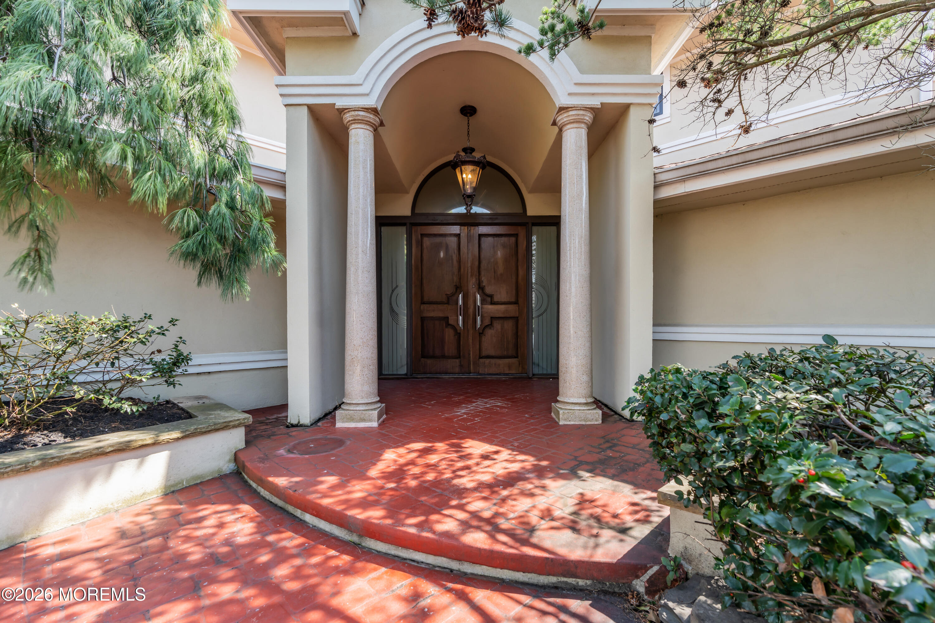17 Oyster Bay Drive