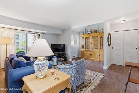 Condo For Sale - 98C Berkshire Court<br/> Monmouth County, Red Bank, NJ 07701