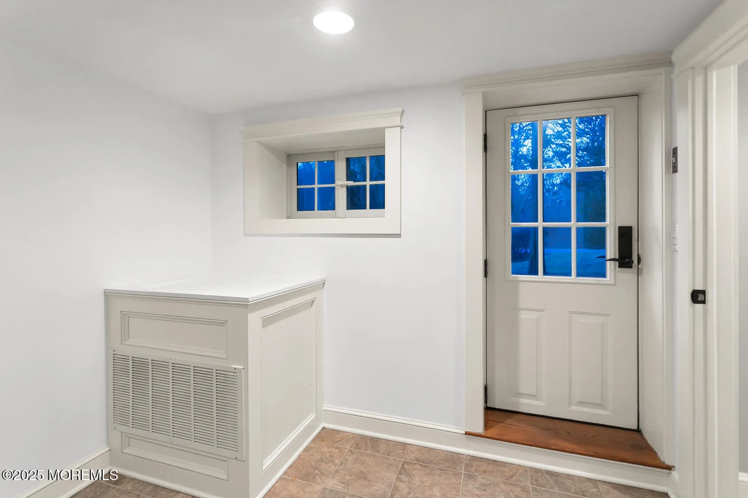 Fair Haven, New Jersey 07704, United States, 2 Bedrooms Bedrooms, ,1 BathroomBathrooms,Residential,Pending,87332