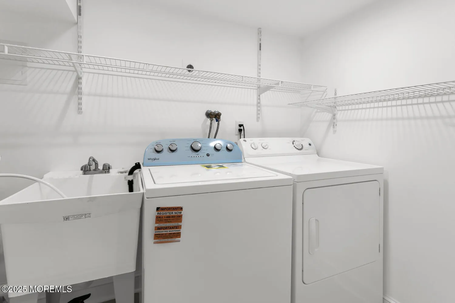 Fair Haven, New Jersey 07704, United States, 2 Bedrooms Bedrooms, ,1 BathroomBathrooms,Residential,Pending,87332