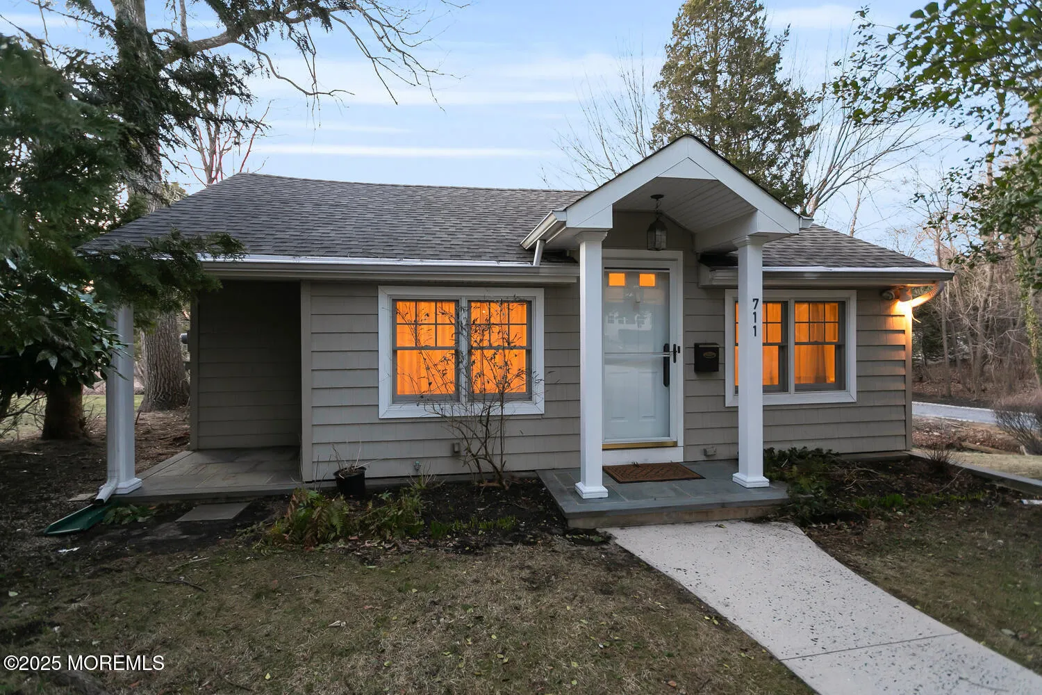 Fair Haven, New Jersey 07704, United States, 2 Bedrooms Bedrooms, ,1 BathroomBathrooms,Residential,Pending,87332