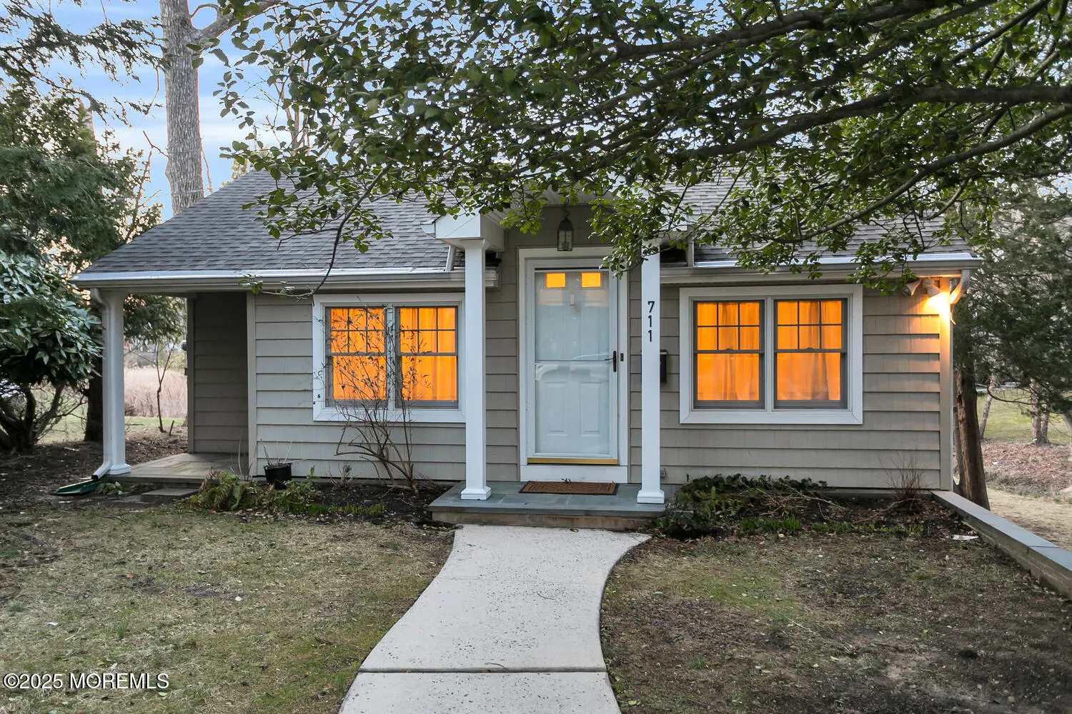 Fair Haven, New Jersey 07704, United States, 2 Bedrooms Bedrooms, ,1 BathroomBathrooms,Residential,Pending,87332