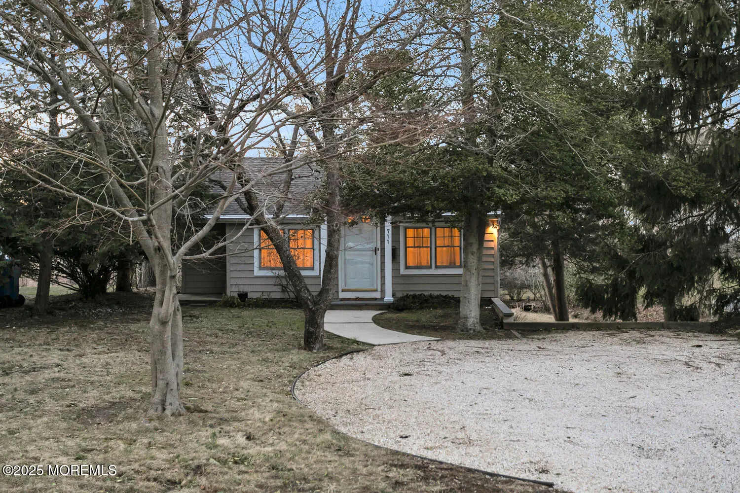 Fair Haven, New Jersey 07704, United States, 2 Bedrooms Bedrooms, ,1 BathroomBathrooms,Residential,Pending,87332