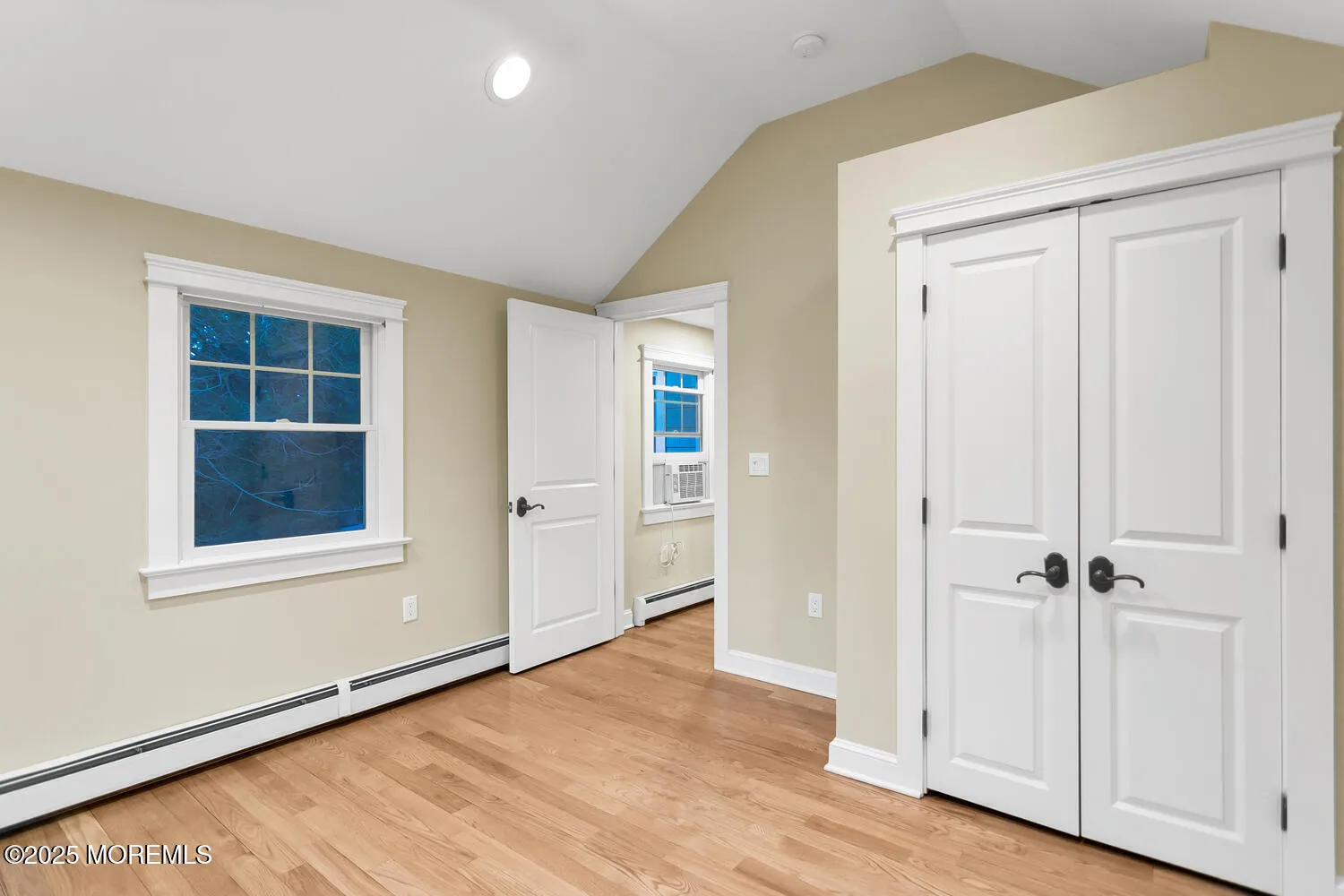 Fair Haven, New Jersey 07704, United States, 2 Bedrooms Bedrooms, ,1 BathroomBathrooms,Residential,Pending,87332