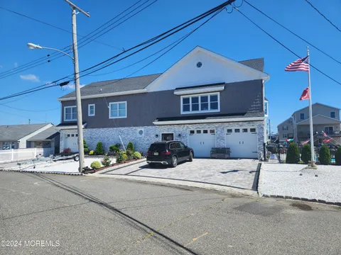 MLS: 22416921