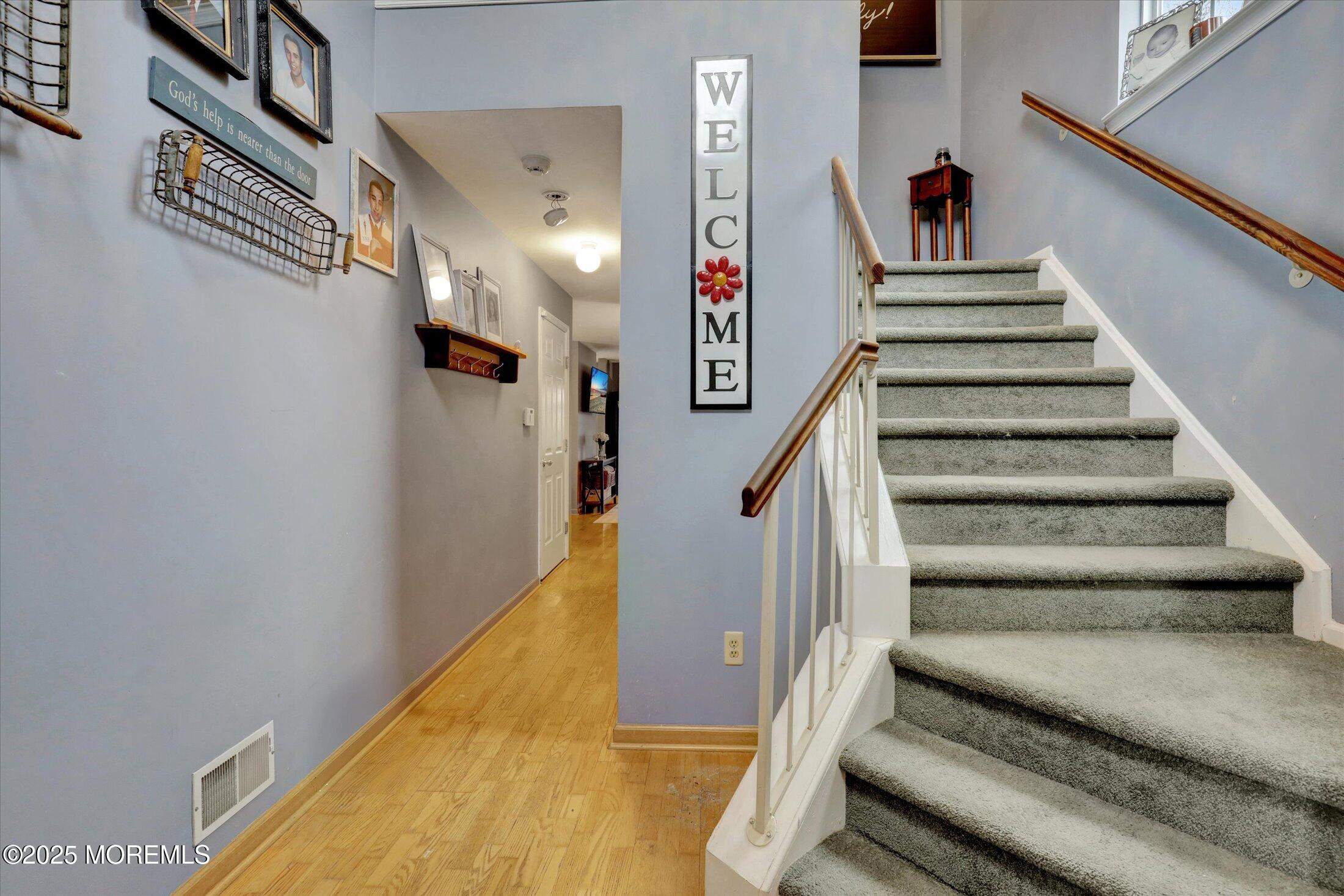 102 Heron Court, Manalapan, New Jersey image 5