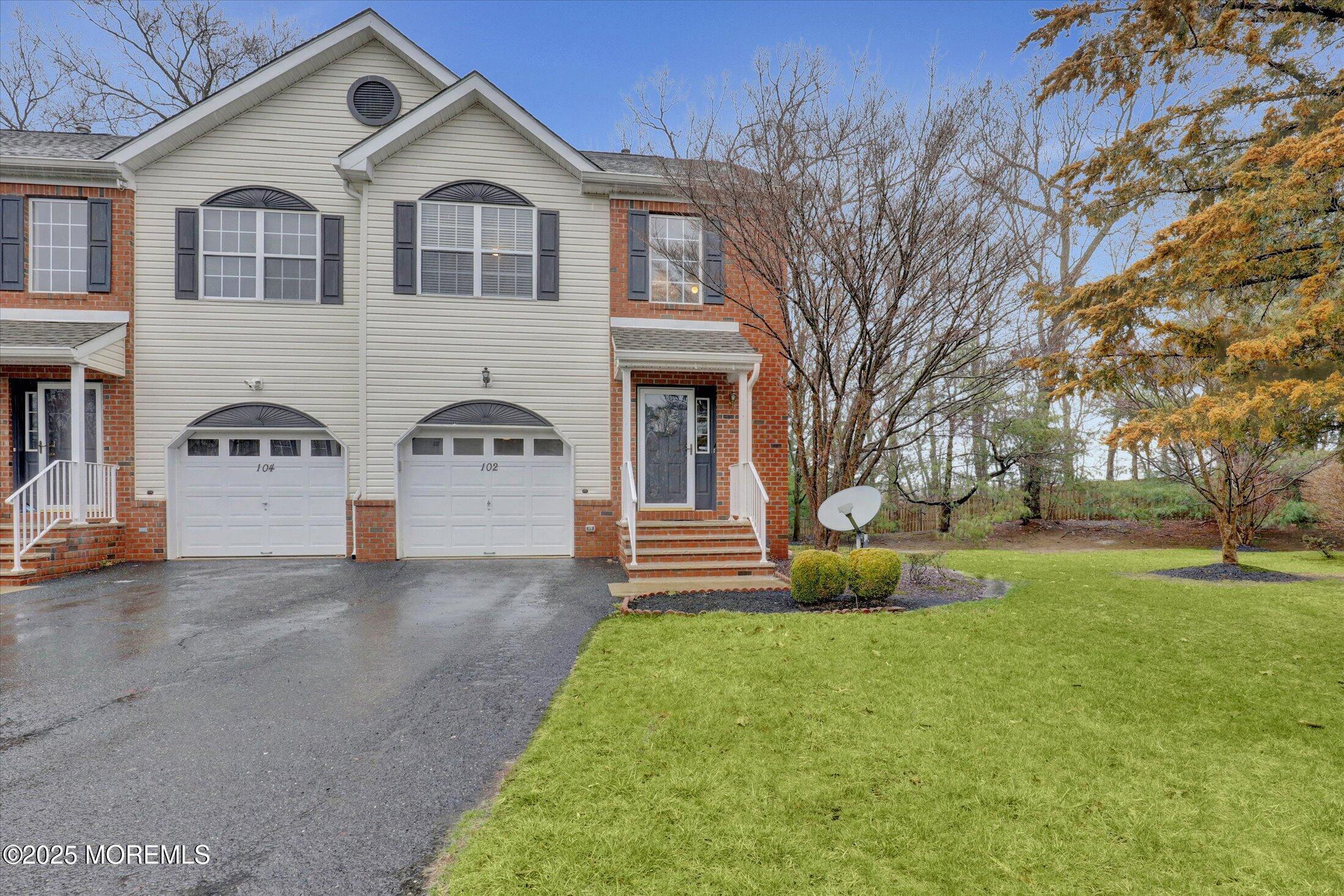 102 Heron Court, Manalapan, New Jersey image 1