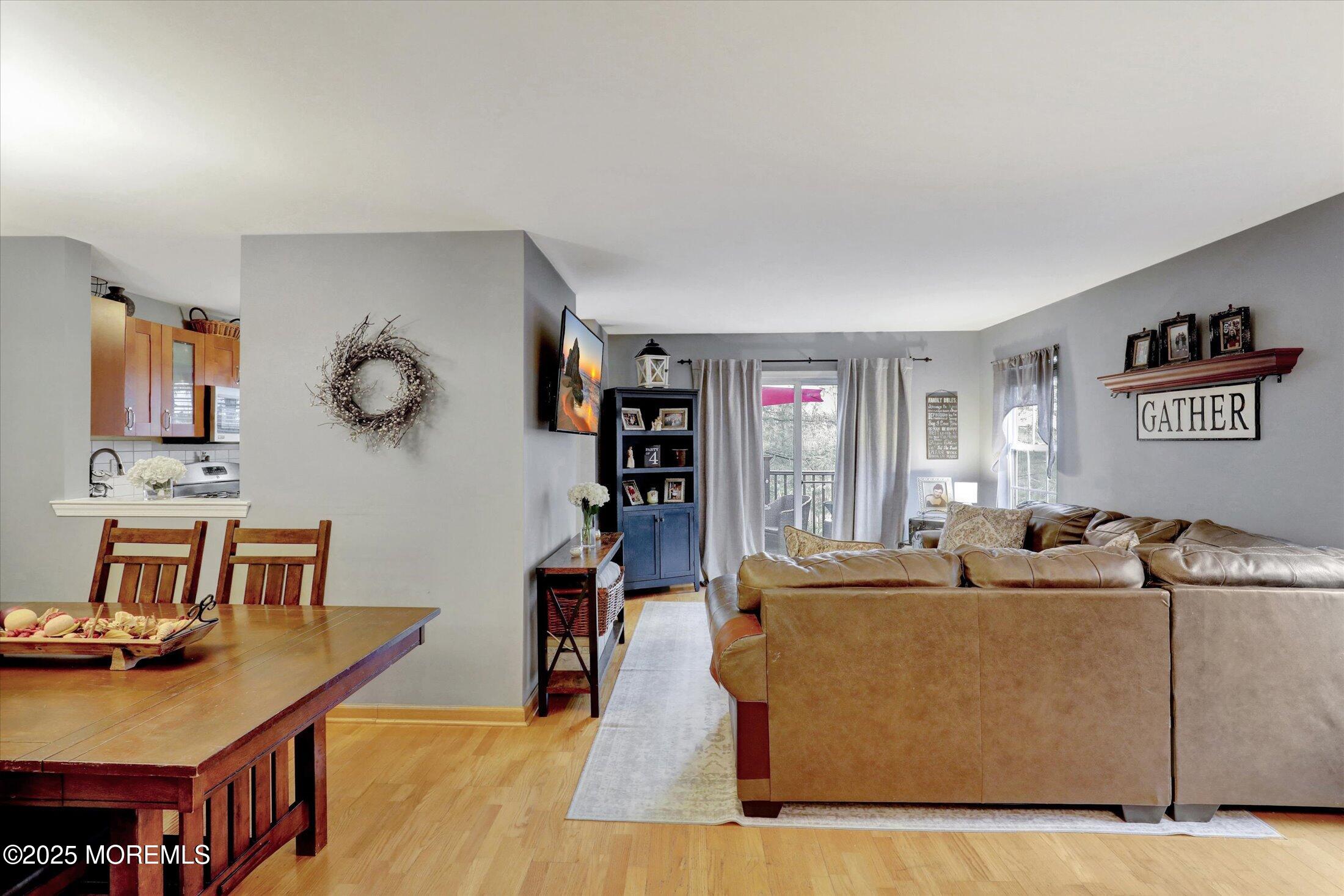 102 Heron Court, Manalapan, New Jersey image 16