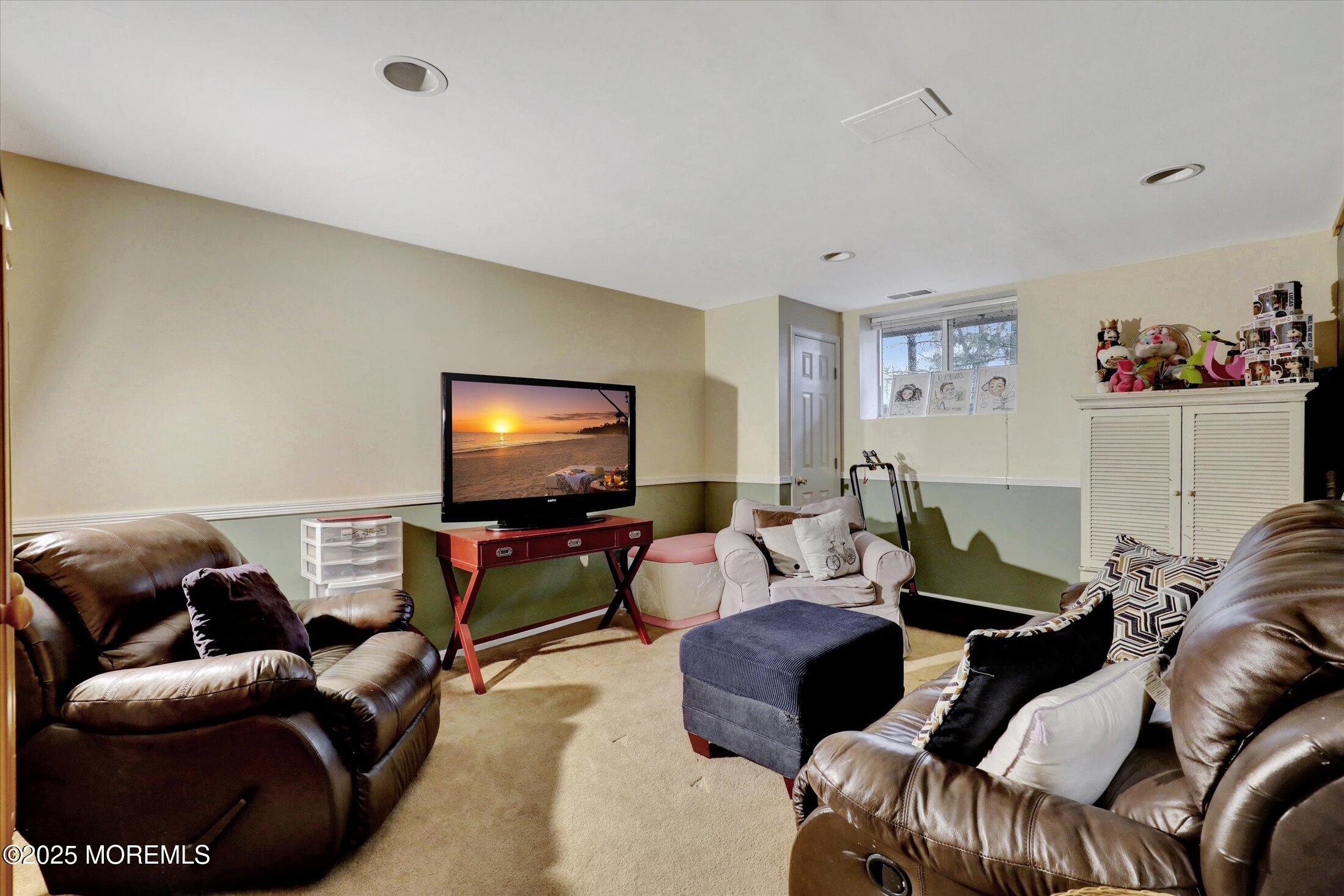 102 Heron Court, Manalapan, New Jersey image 32