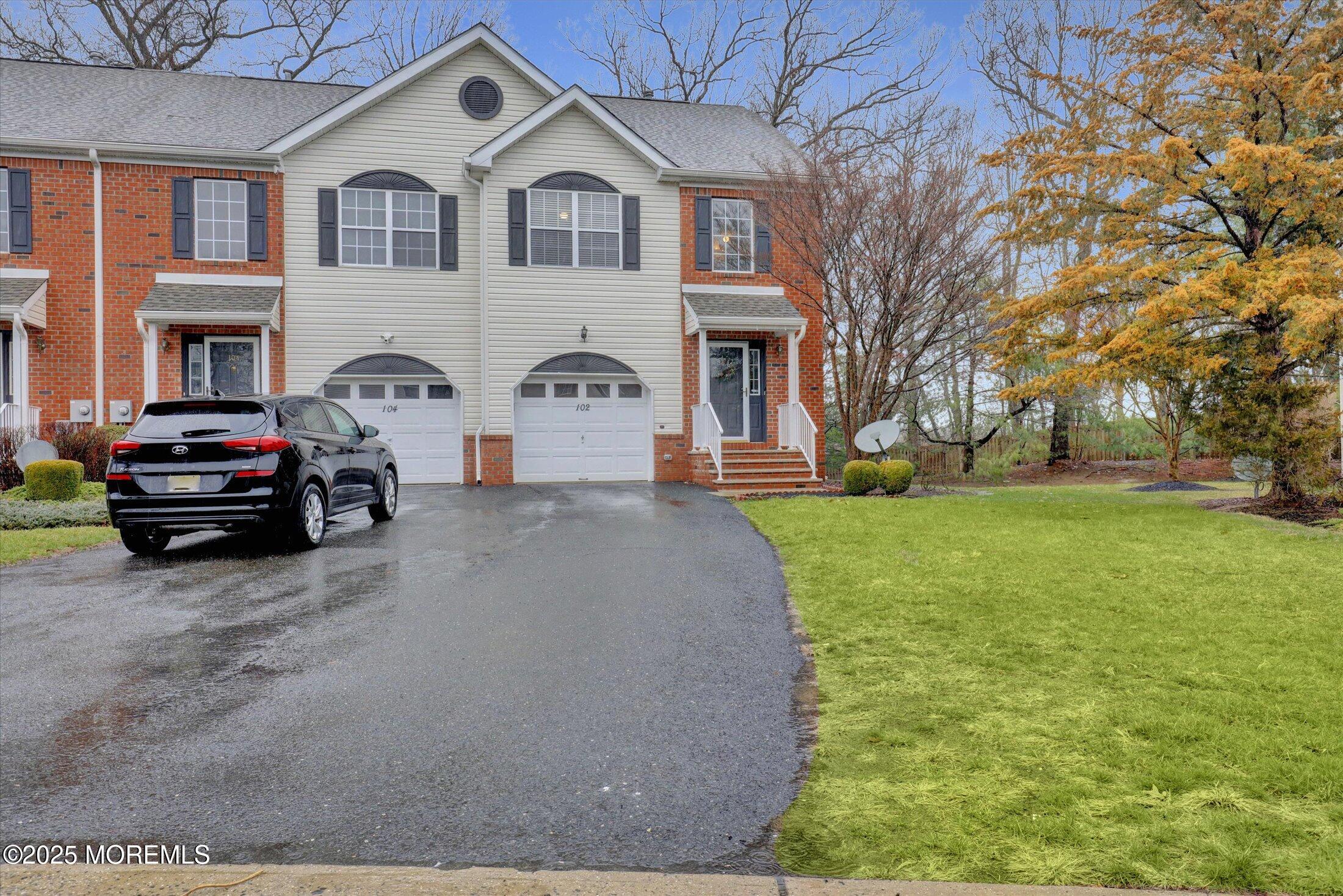 102 Heron Court, Manalapan, New Jersey image 3
