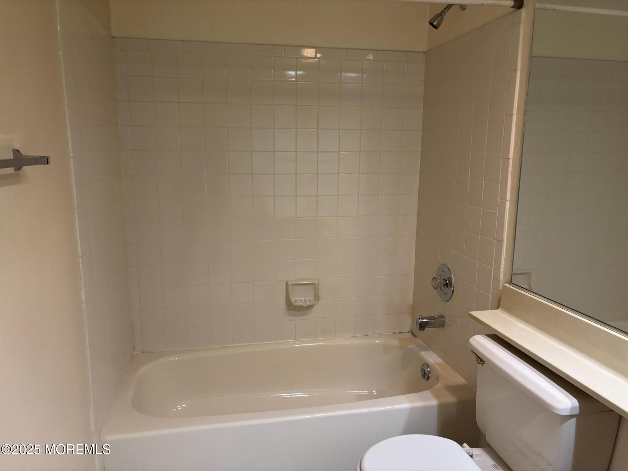 22 Chinkaberry Court, Howell, New Jersey image 7
