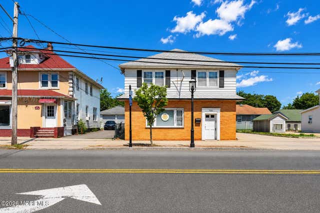 335 Maple Place