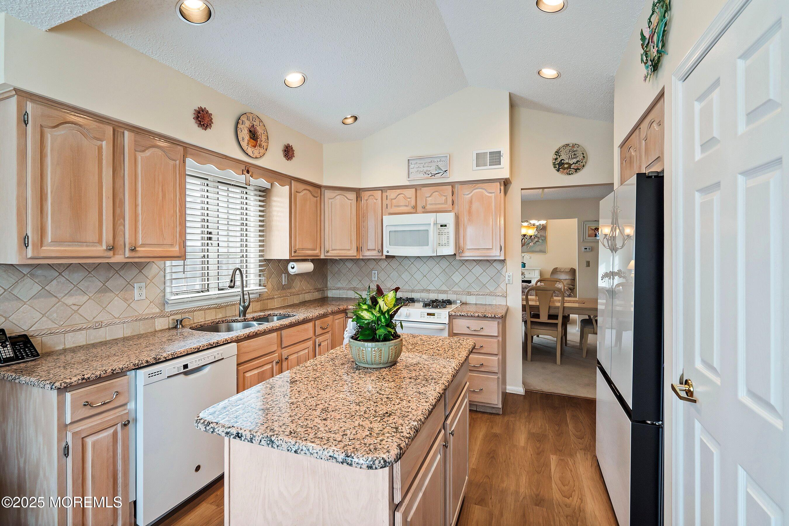 81 Caldwell Terrace, Marlboro, New Jersey image 11