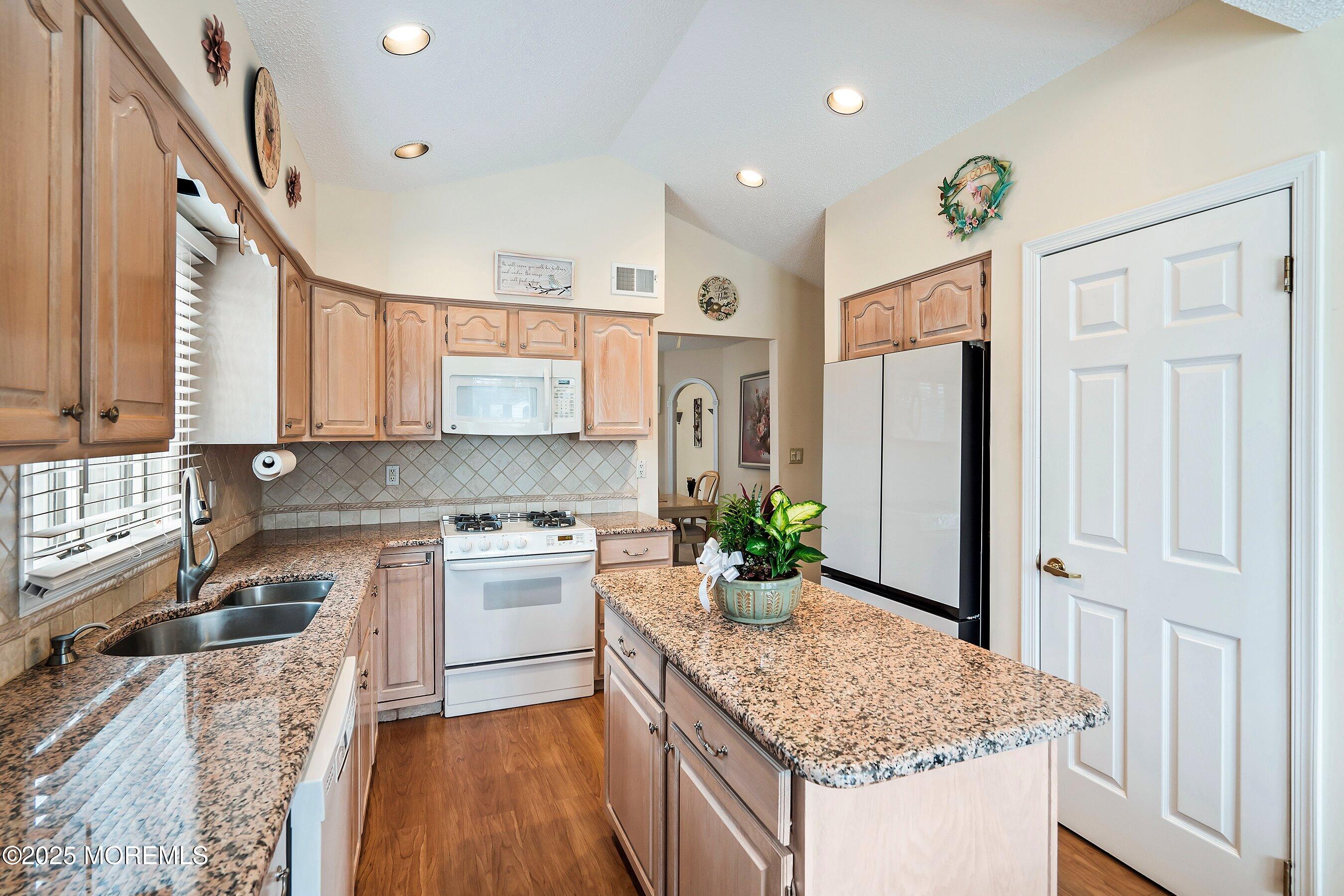 81 Caldwell Terrace, Marlboro, New Jersey image 10