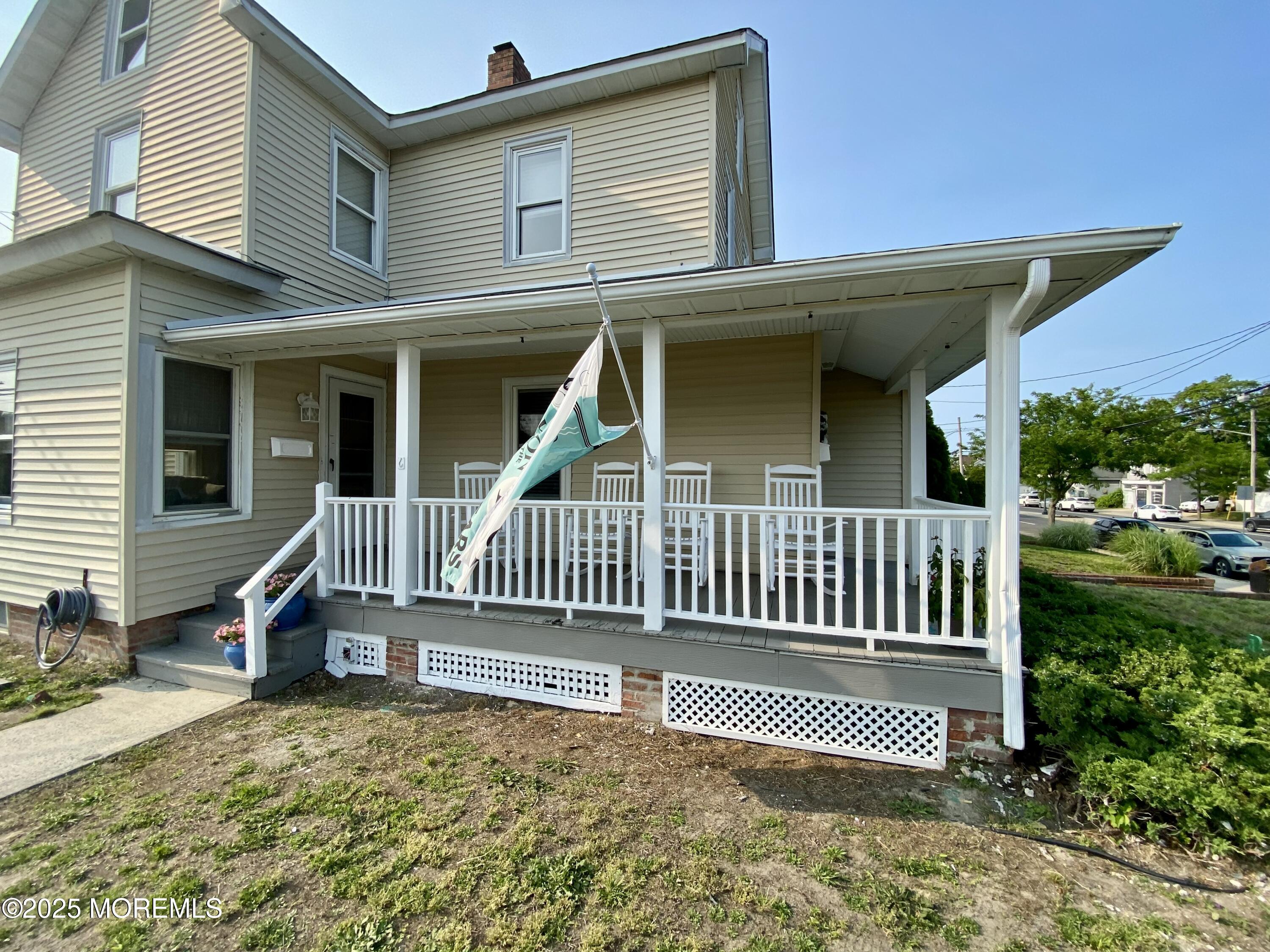 601 Main Street Summer