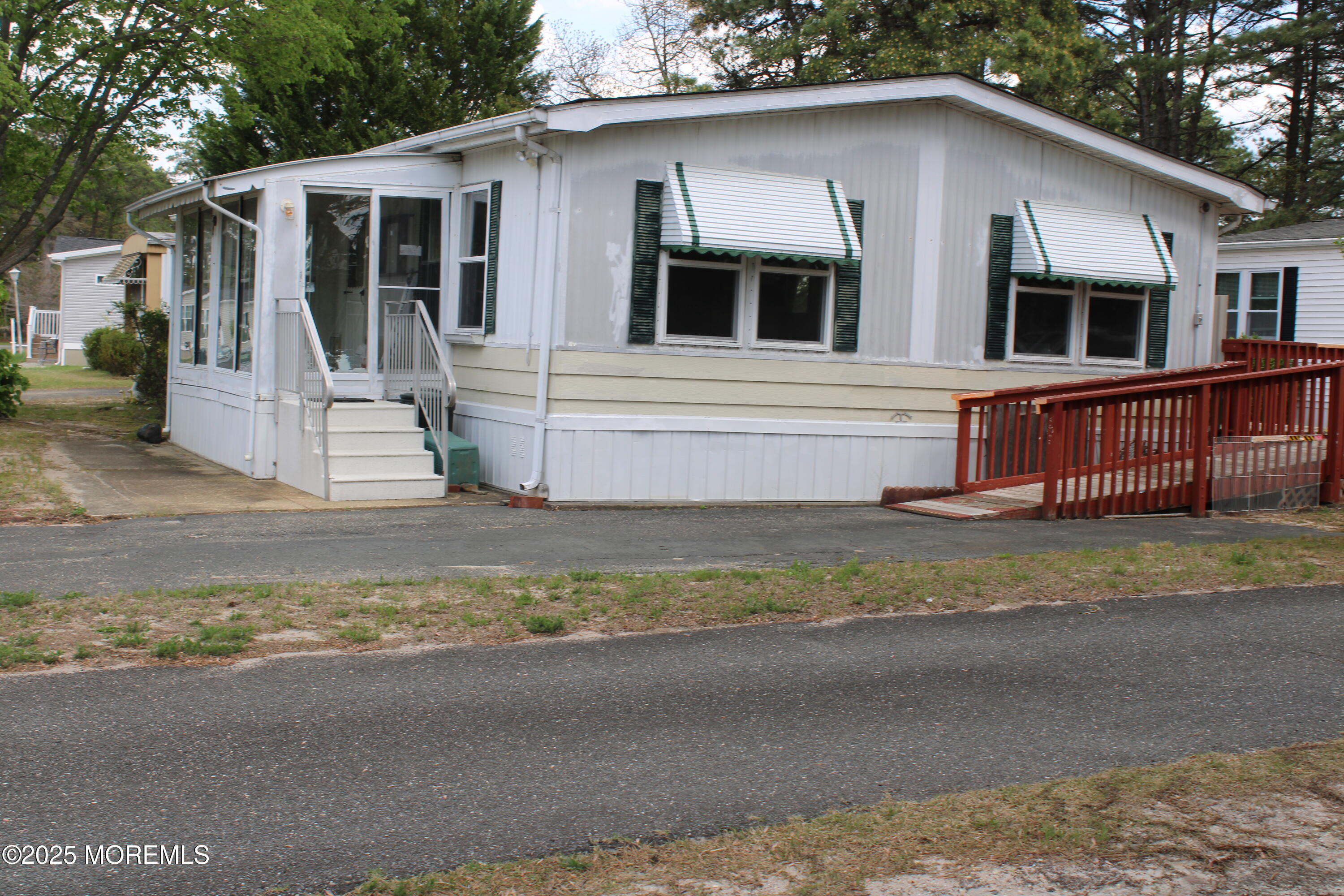5 Parrot Court, Whiting, New Jersey image 1