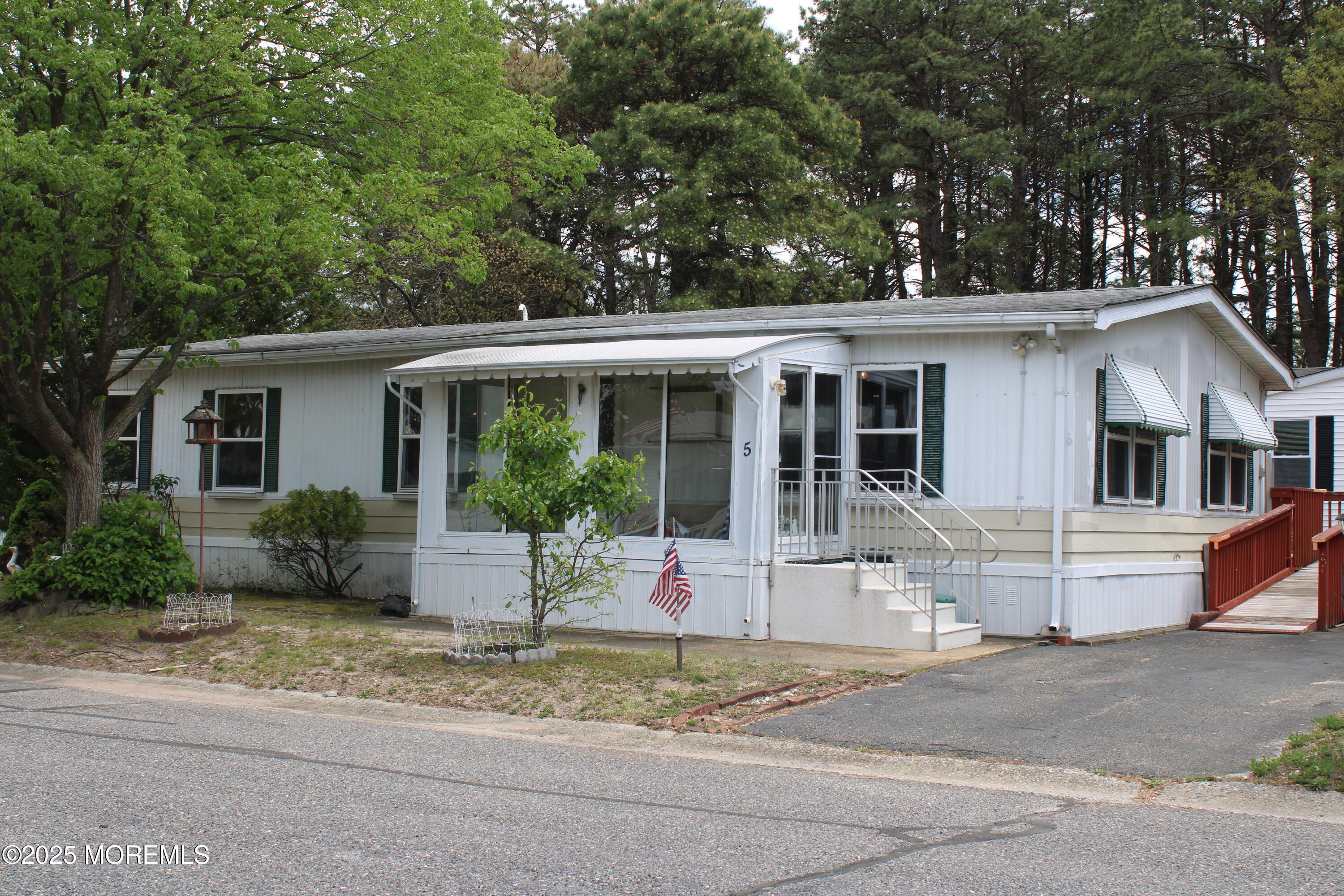 5 Parrot Court, Whiting, New Jersey image 2