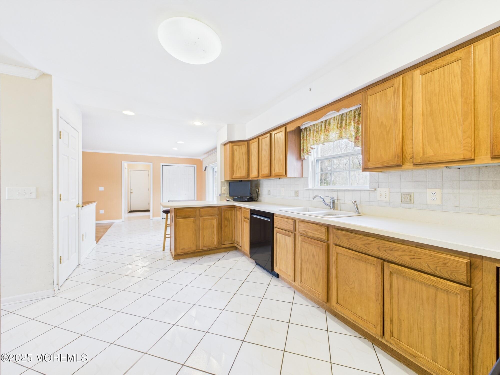 6 Katie Court, Lakewood, New Jersey image 11