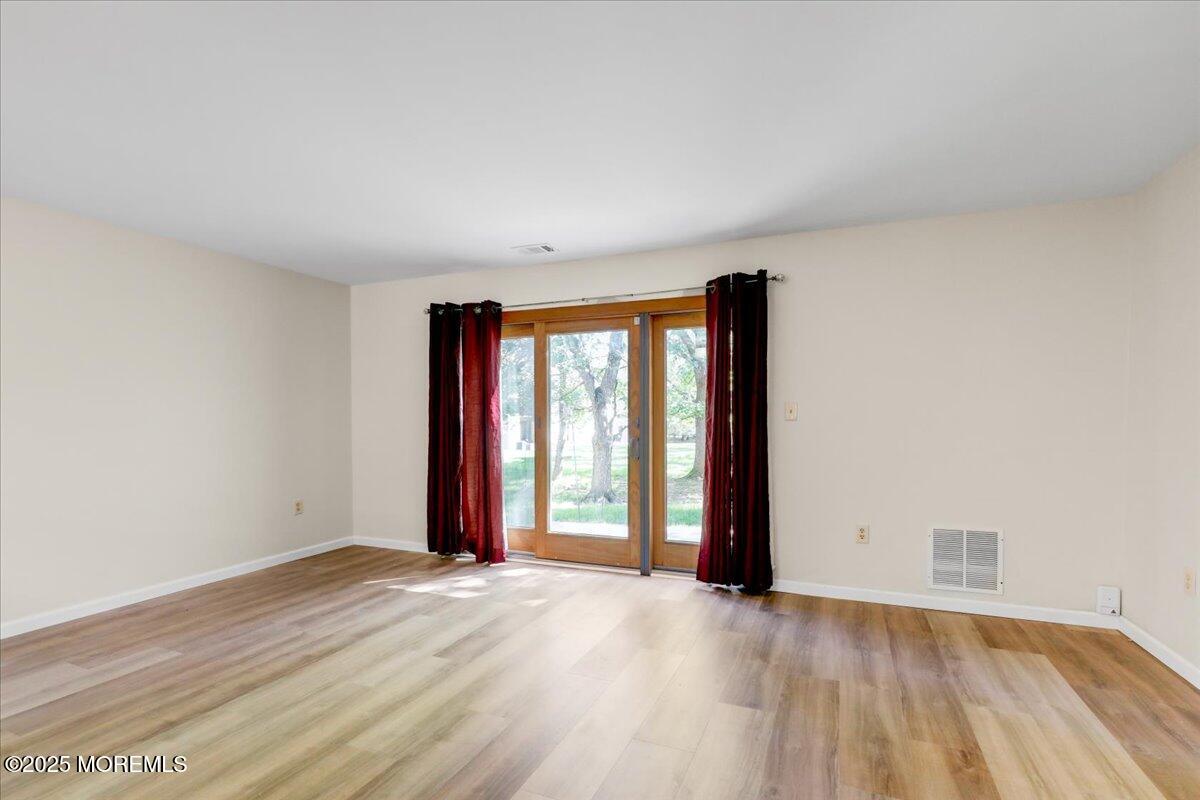 48 Scarborough Court #7, Freehold, New Jersey image 8