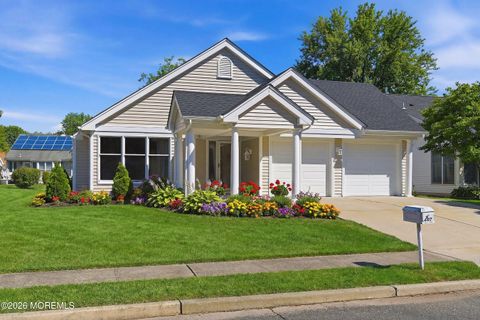 Homes For Sale - 407 Kingsridge Road<br/> Manchester, NJ 08759