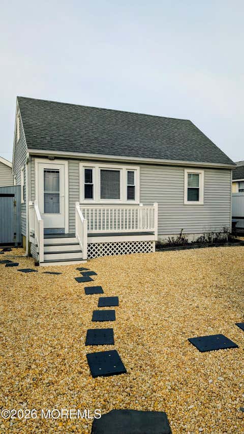 Homes For Rent - 5 1/2 New Brunswick Avenue<br/> Lavallette, NJ 08735