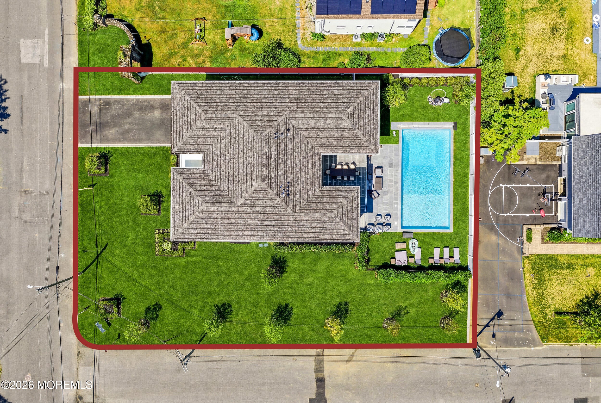 890 Red Oaks Drive