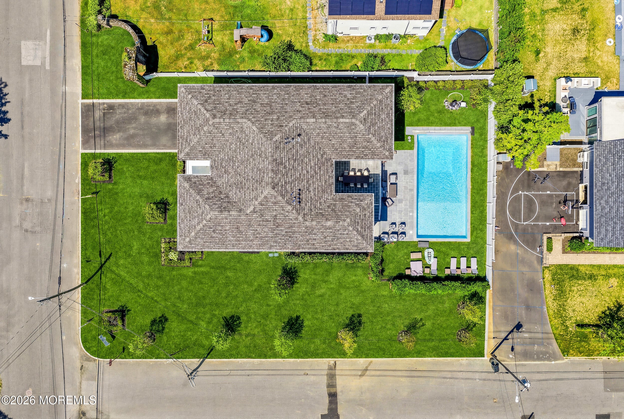 890 Red Oaks Drive