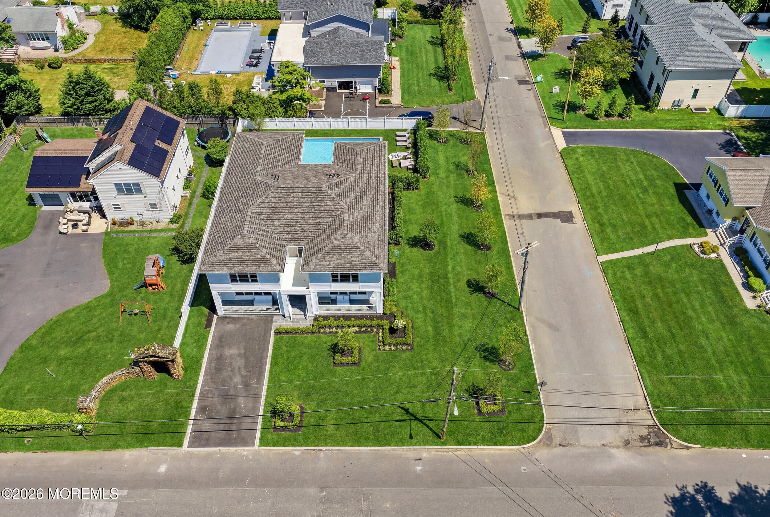 890 Red Oaks Drive