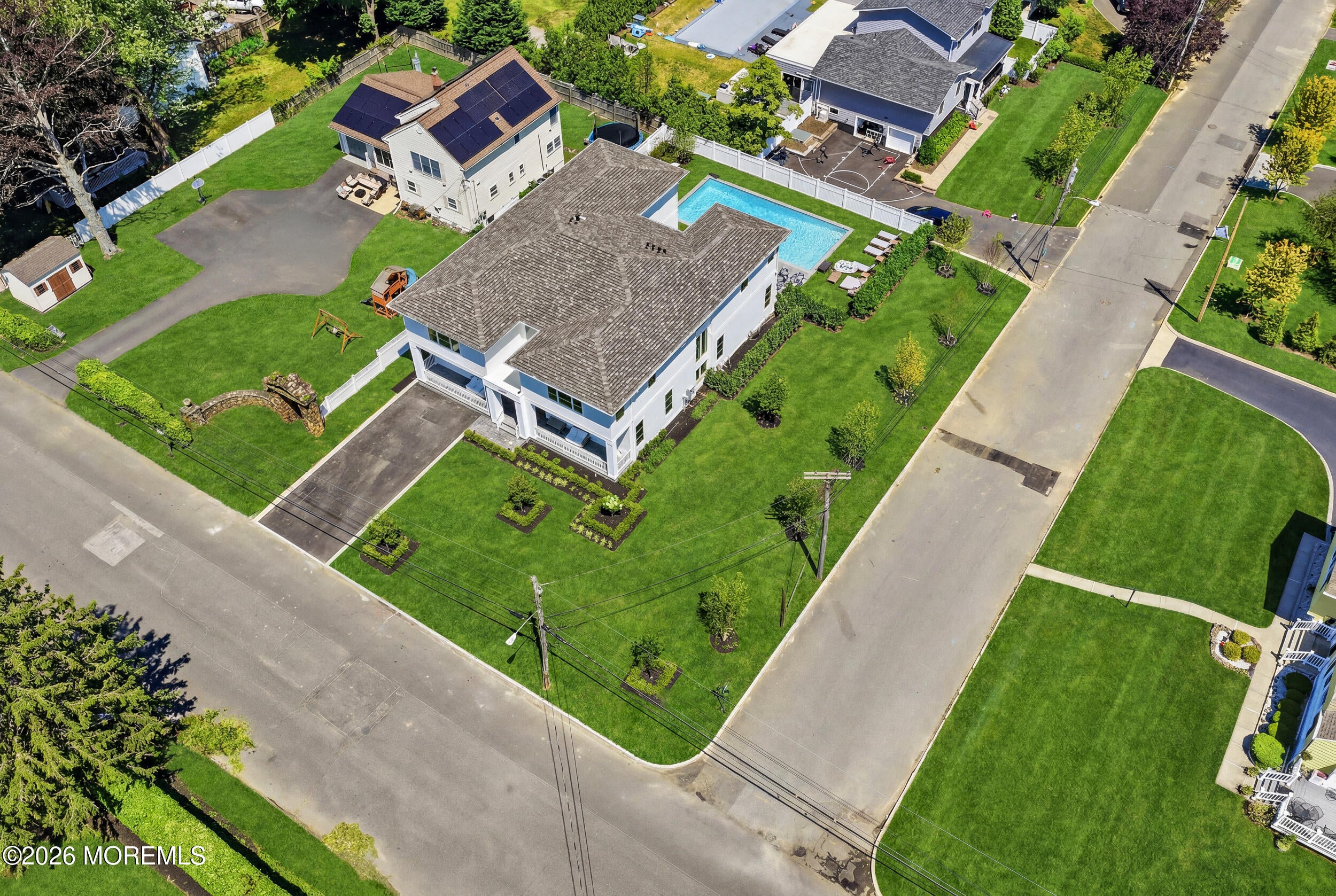890 Red Oaks Drive